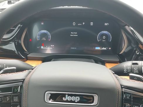 Used 2026 Jeep Grand Cherokee Summit w/ Obsidian Package AWD/4WD image 12