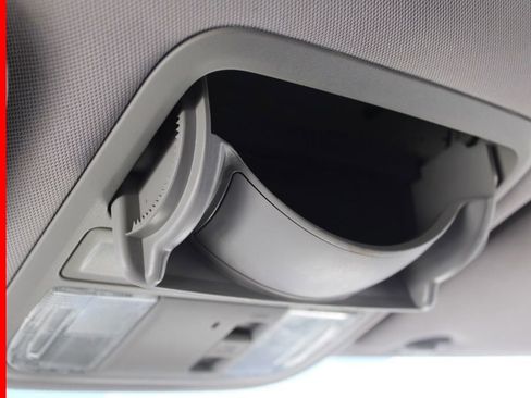 Used 2011 Honda Odyssey LX image 36