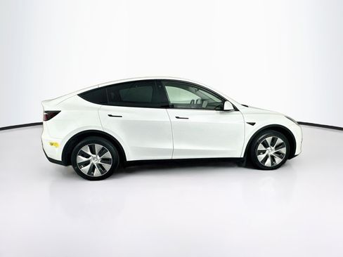 Used 2022 Tesla Model Y Long Range AWD/4WD image 10