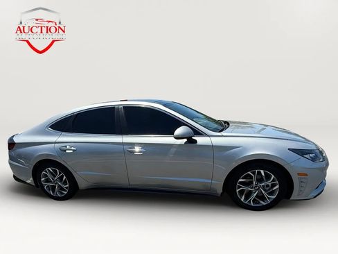 Used 2021 Hyundai Sonata SEL w/ Convenience Package FWD image 4
