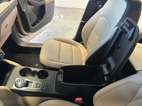 Used 2020 Ford Escape SEL AWD/4WD image 19