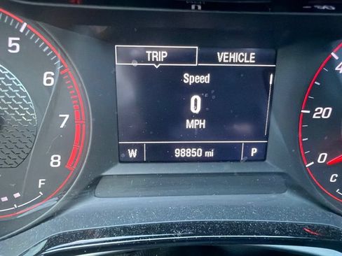 Used 2024 Chevrolet Trax RS FWD image 20