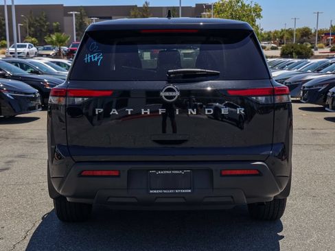 Used 2024 Nissan Pathfinder S w/ Cargo Package FWD image 5