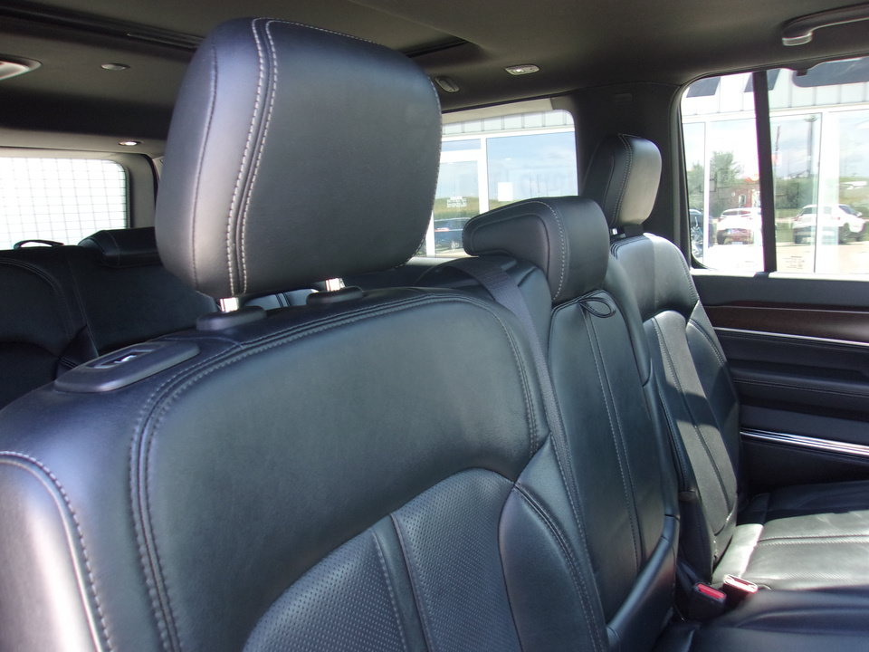 Used 2024 Jeep Grand Wagoneer L 4WD w/ Flexible Seating Group image 17