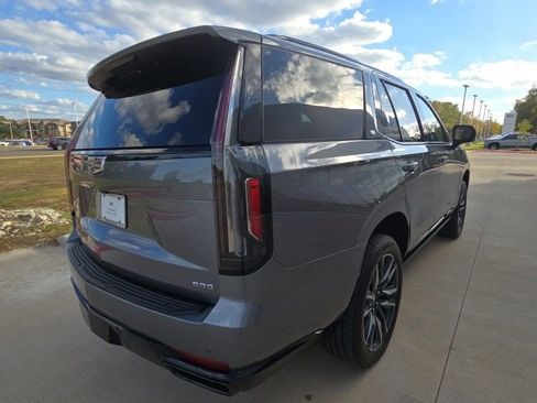 Used 2022 Cadillac Escalade Sport Platinum image 5