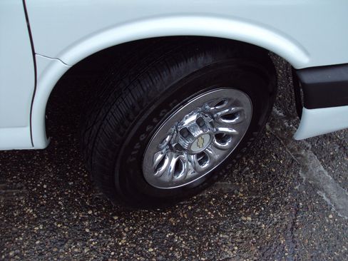 Used 2013 Chevrolet Express 1500 AWD 1500 135 image 29