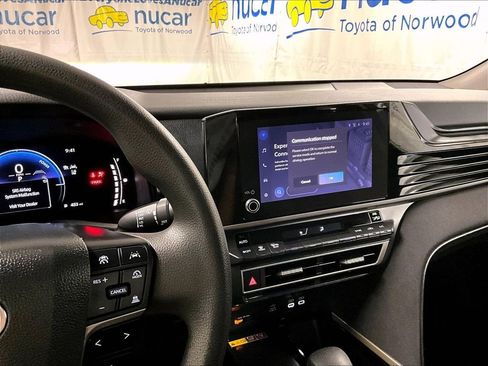 Used 2025 Toyota Camry LE FWD image 25