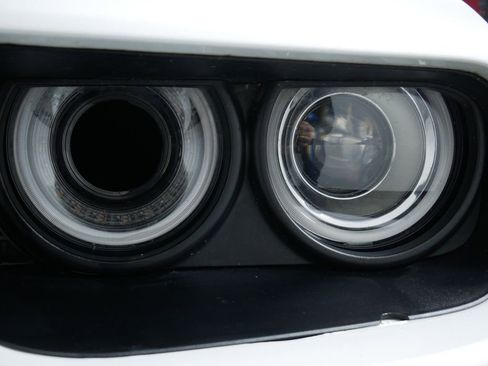 Used 2016 Dodge Challenger SRT Hellcat image 11