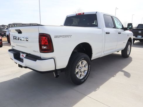 New 2026 RAM 2500 Big Horn AWD/4WD image 21