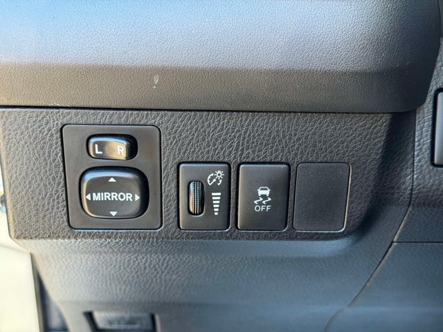 Used 2015 Toyota RAV4 LE AWD/4WD image 23