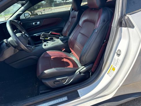 Used 2025 Ford Mustang Premium RWD image 11