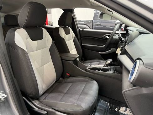 Used 2025 Chevrolet Trax LS image 13