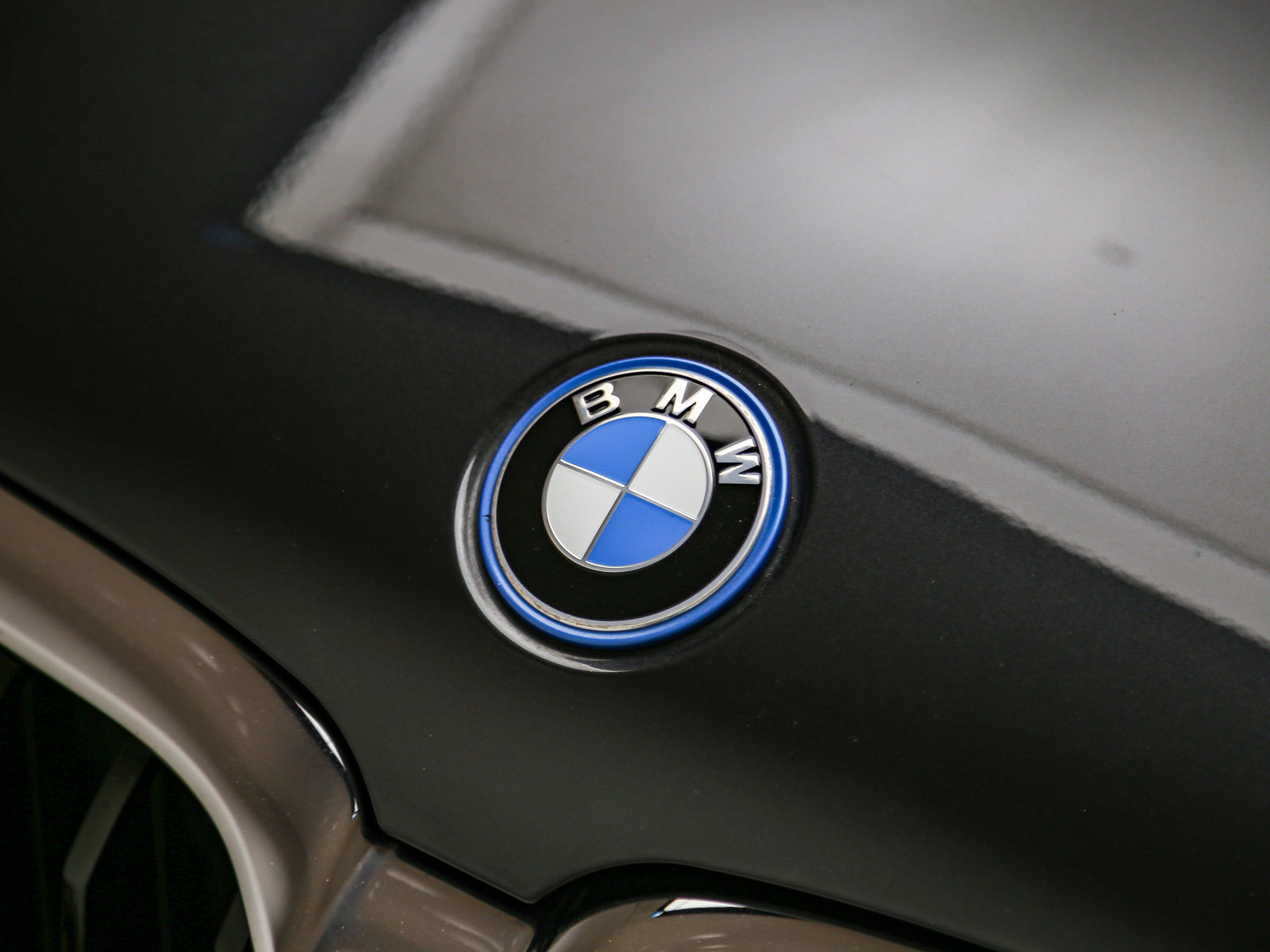 Certified 2023 BMW 530e w/ Convenience Package RWD image 9