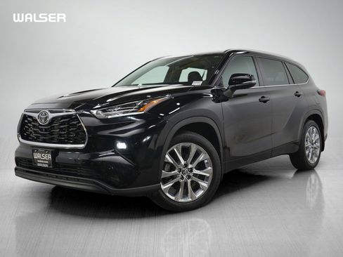 Used 2024 Toyota Highlander Limited AWD/4WD image 1