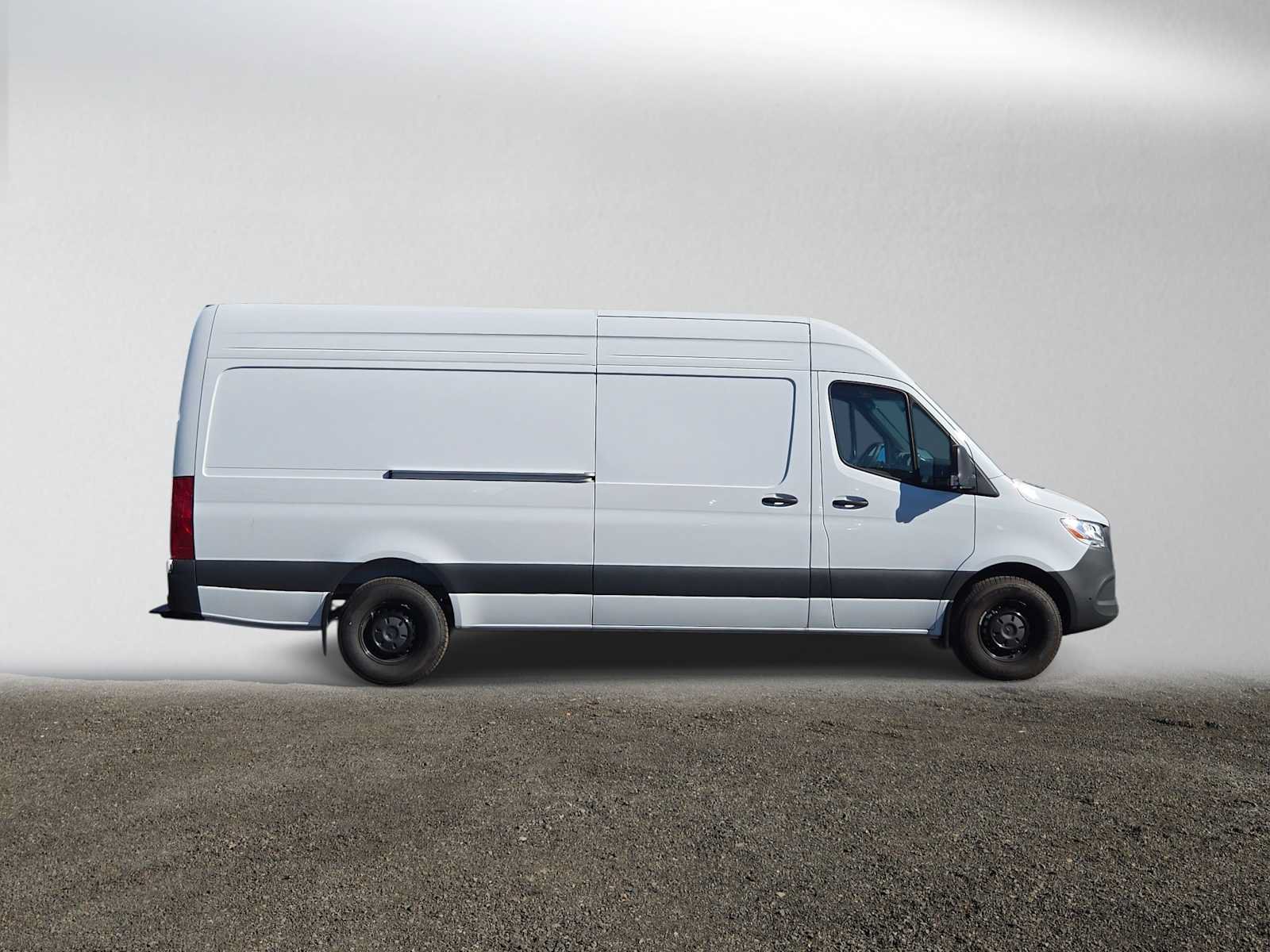 Used 2026 Mercedes-Benz Sprinter 2500 image 2