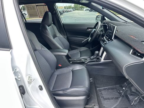 Certified 2024 Toyota Corolla Cross AWD Hybrid w/ Convenience Package image 33