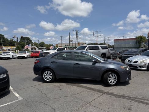 Used 2016 Toyota Corolla FWD image 5