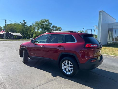 Used 2016 Jeep Cherokee Latitude AWD/4WD image 5