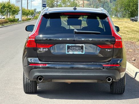 Used 2019 Volvo XC60 T6 Momentum w/ Multimedia Package AWD/4WD image 4