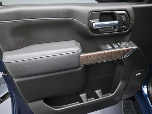 Used 2022 GMC Sierra 3500 Denali w/ Denali Ultimate Package image 9