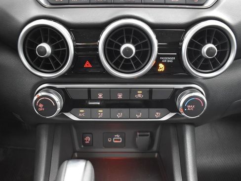 Used 2025 Nissan Sentra S image 11