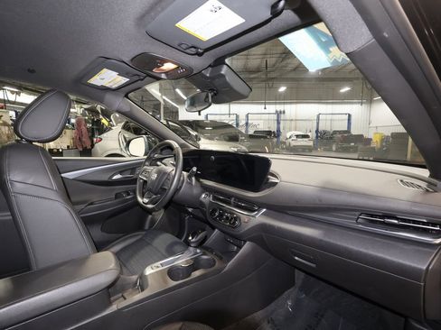 Certified 2024 Buick Envista Preferred w/ Convenience I Package image 27