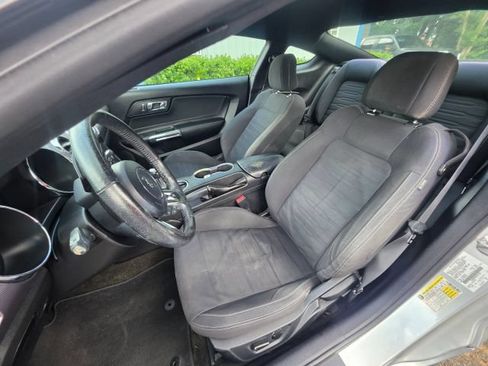 Used 2016 Ford Mustang Coupe RWD image 16