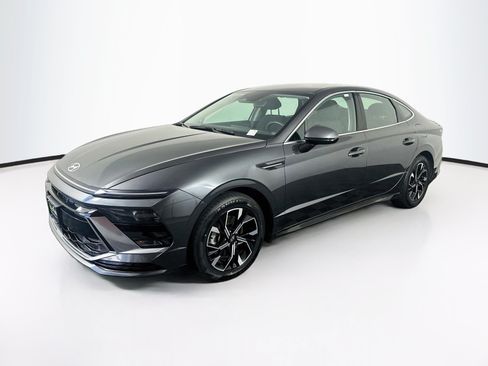 Used 2025 Hyundai Sonata SEL FWD image 3