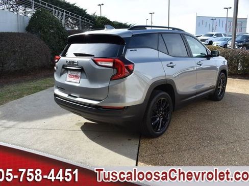 Used 2024 GMC Terrain SLE w/ Driver Convenience Package image 11