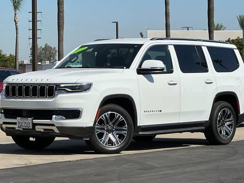 Used 2022 Jeep Wagoneer Series III RWD image 8
