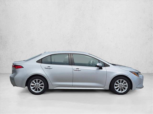 Used 2021 Toyota Corolla LE w/ LE Convenience Package FWD image 4