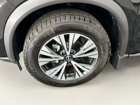 Used 2023 Nissan Rogue SV image 11