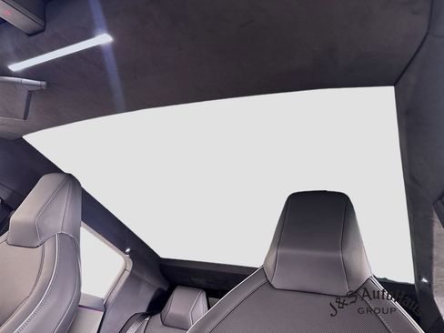 Used 2024 Tesla Cybertruck AWD Crew Cab image 16