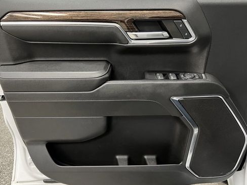 Used 2024 GMC Sierra 1500 Elevation image 22