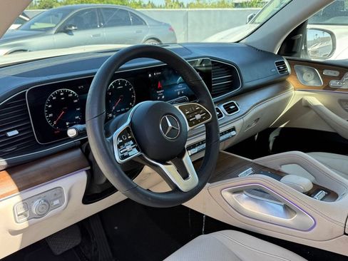 Used 2023 Mercedes-Benz GLS 450 4MATIC image 2