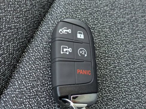 New 2026 RAM ProMaster 2500 w/ Quick Order Package 22G SLT image 25