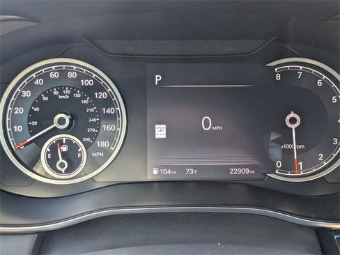 Used 2024 Genesis G70 3.3T Advanced image 22