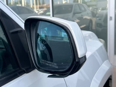 Used 2019 Toyota Tacoma SR5 RWD image 16