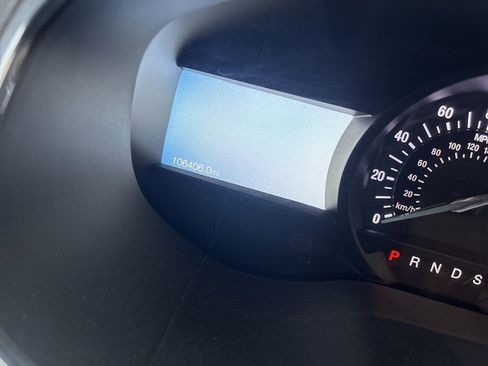 Used 2019 Ford Edge Titanium image 35