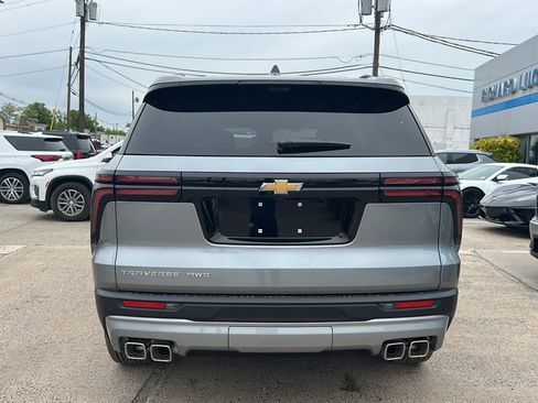 New 2026 Chevrolet Traverse LT w/ Sun and Wheel Package AWD/4WD image 10