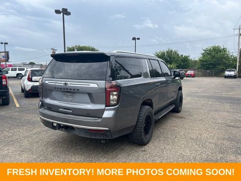 Used 2022 Chevrolet Suburban LT w/ LT Signature Package AWD/4WD image 3
