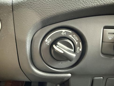 Used 2024 Nissan Frontier PRO-4X w/ Technology Package image 31