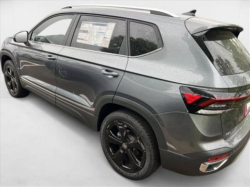 New 2025 Volkswagen Taos SEL image 11