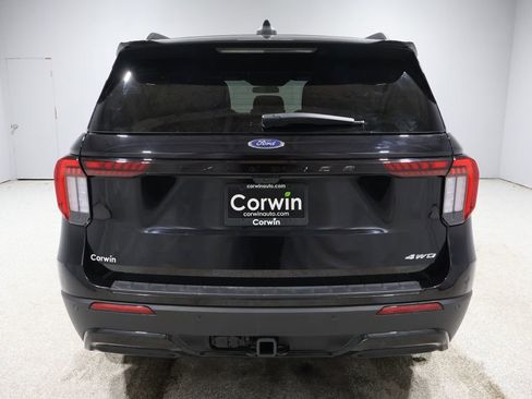 Used 2025 Ford Explorer ST-Line w/ ST-Line Street Pack image 3