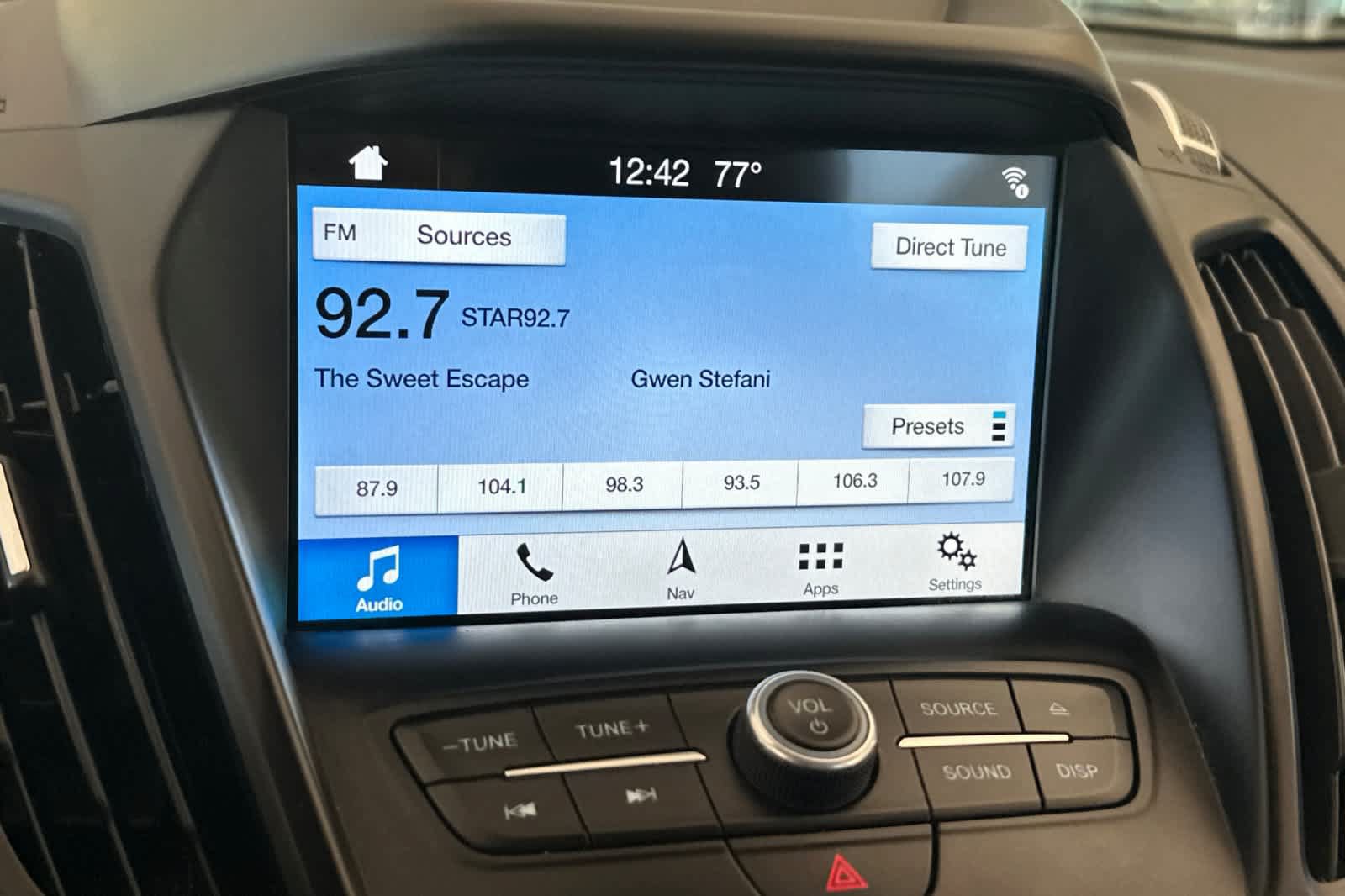 Used 2018 Ford Escape SE w/ SE Sync 3 Package AWD/4WD image 20