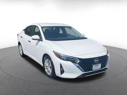 Used 2025 Nissan Sentra S FWD image 3