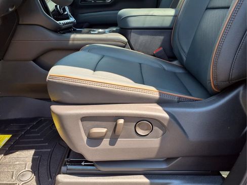 New 2026 GMC Yukon AT4 w/ AT4 Premium Package AWD/4WD image 11