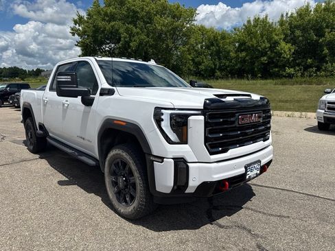 Used 2024 GMC Sierra 2500 AT4 w/ AT4 Premium Plus Package AWD/4WD image 3