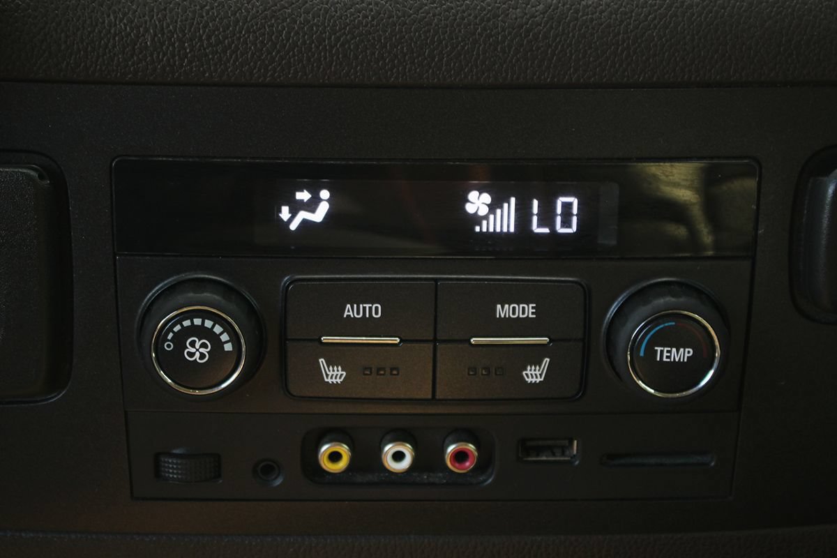 Used 2016 GMC Yukon XL Denali w/ Open Road Package AWD/4WD image 23