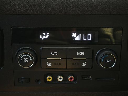 Used 2016 GMC Yukon XL Denali w/ Open Road Package AWD/4WD image 23